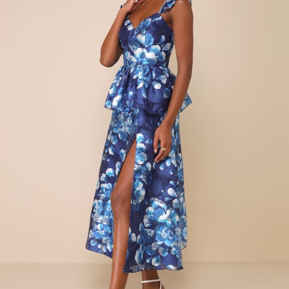 NWT Lulus Floral Blue midi Dress XS